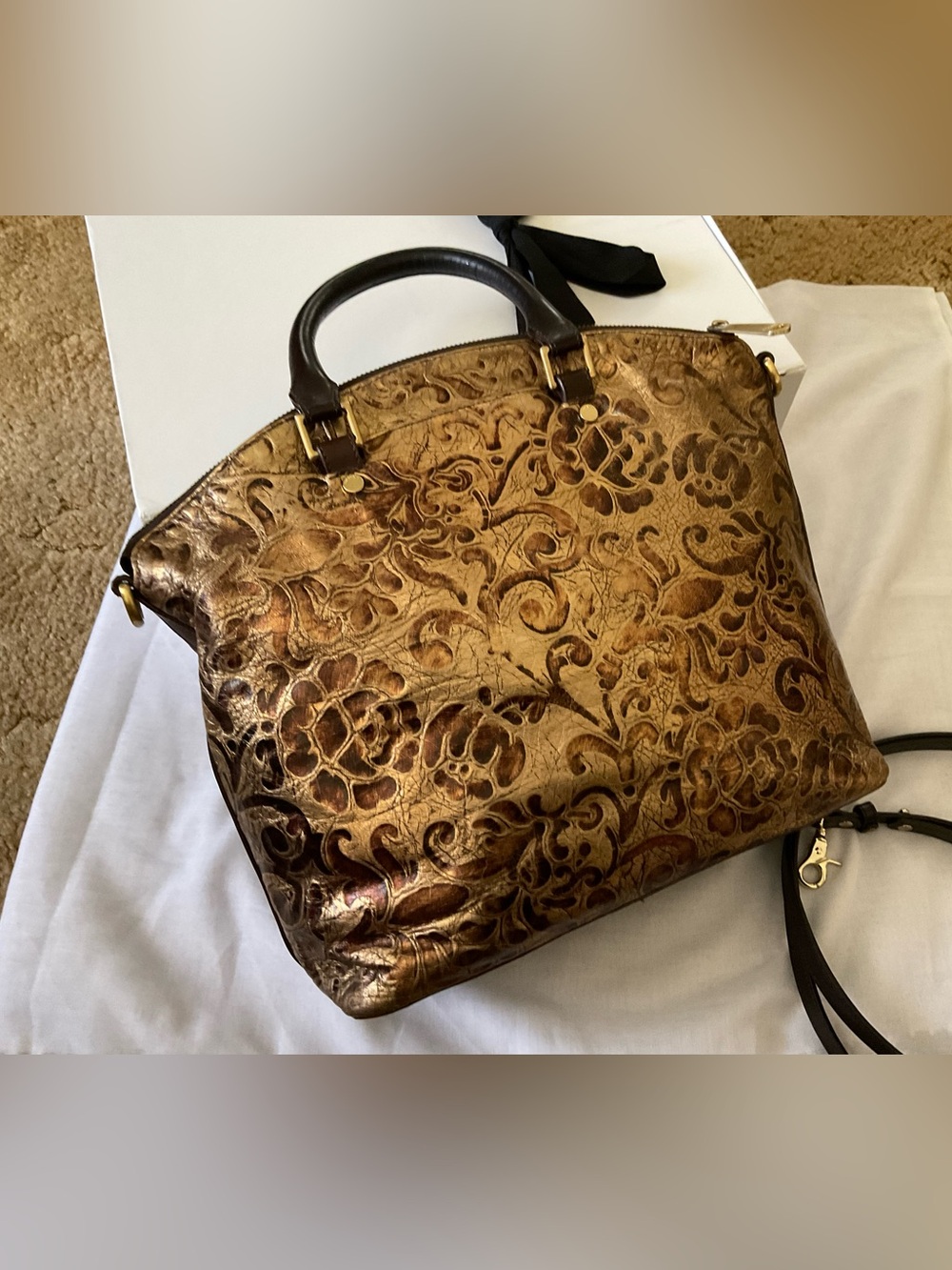 VGUC large Brahmin Gold/bronze Embossed Leather Satchel Handbag! - Picture 2 of 4